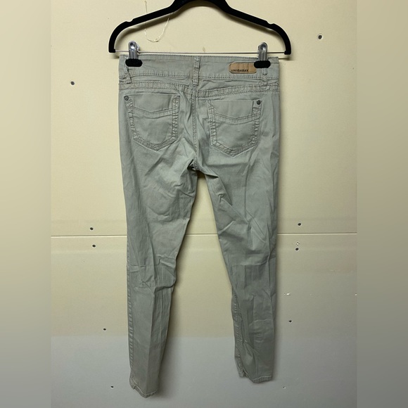 2/$20❤️- PANTS | Women’s UnionBay pants size 5 skinny - Picture 2 of 3